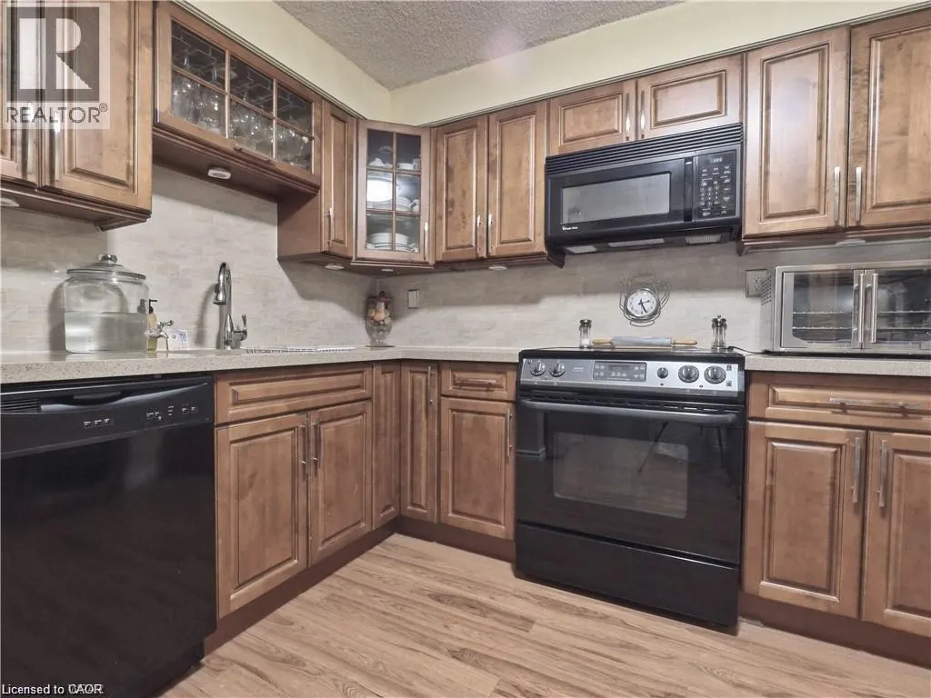 3227 KING Street E Unit# 1011, #1011