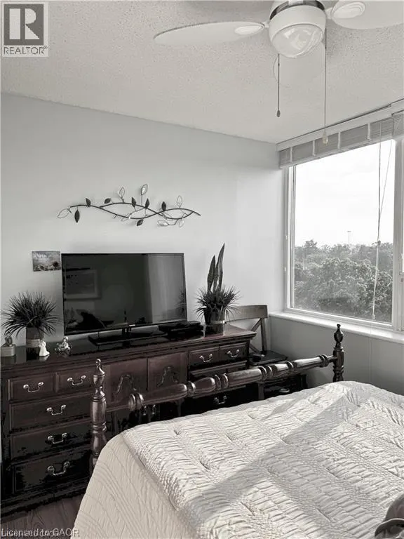 3227 KING Street E Unit# 1011, #1011