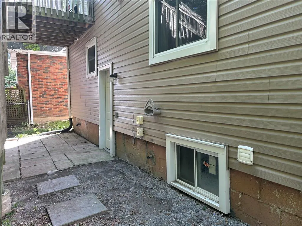 135 HEAD Street S