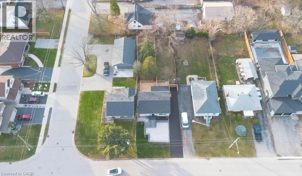 174 ROXBOROUGH Avenue Unit# Lower, #Lower