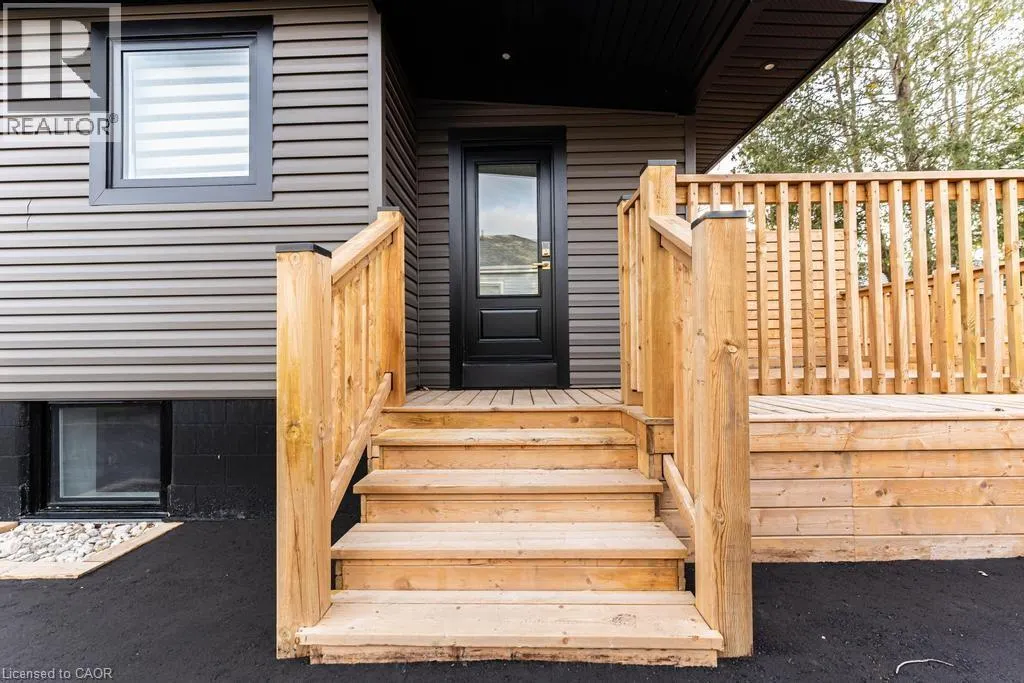 174 ROXBOROUGH Avenue Unit# Lower, #Lower