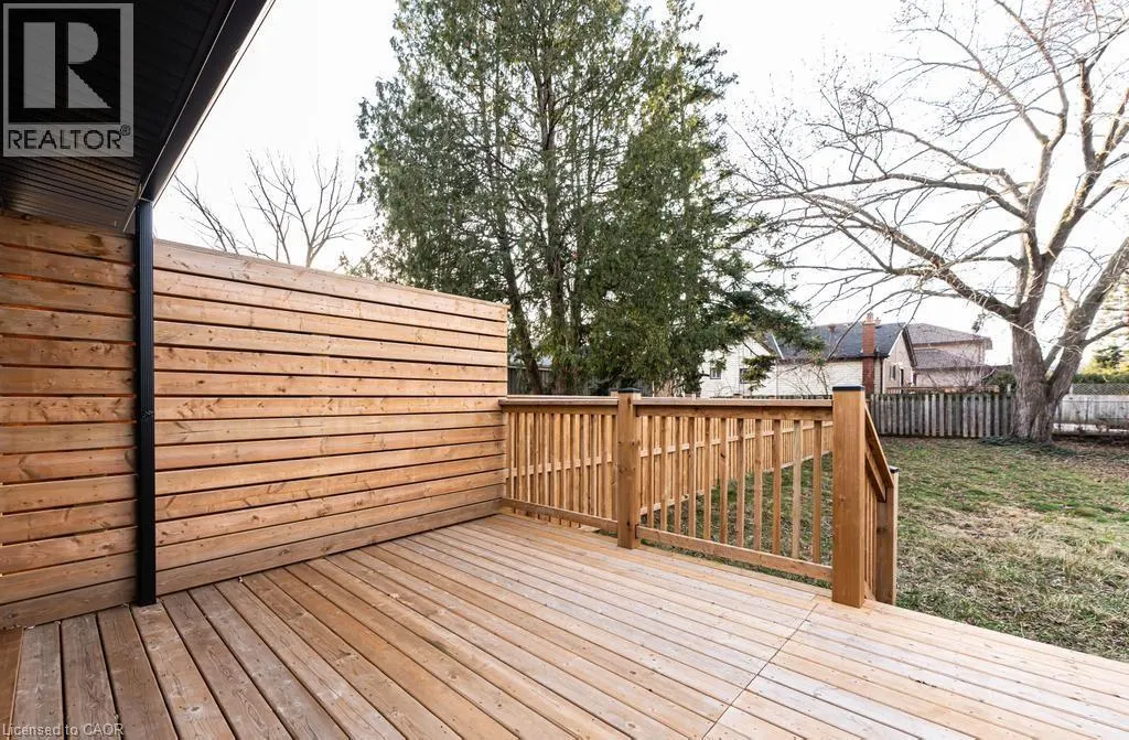 174 ROXBOROUGH Avenue Unit# Lower, #Lower