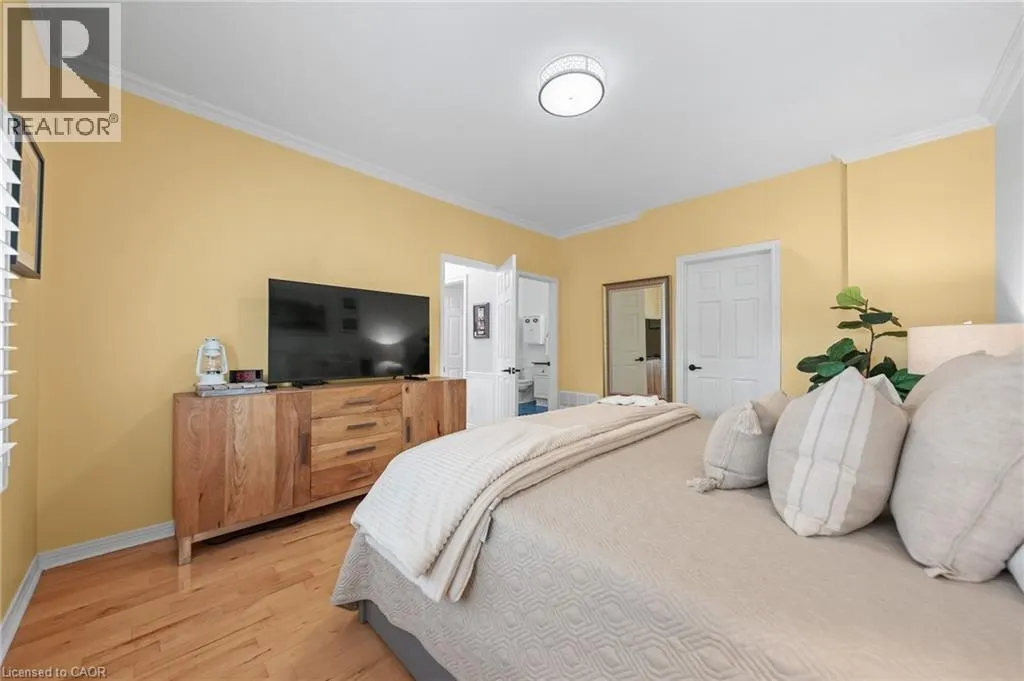 341 GEORGE Street N Unit# 4, #4