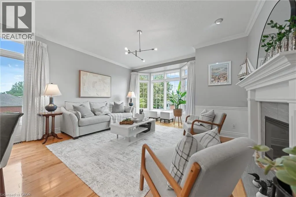 341 GEORGE Street N Unit# 4, #4