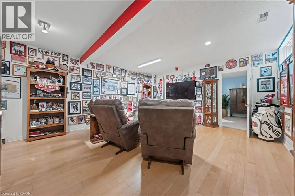 341 GEORGE Street N Unit# 4, #4