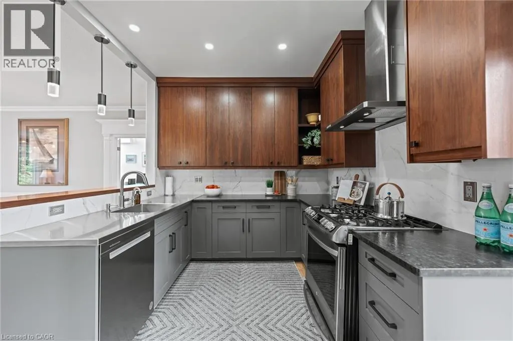 341 GEORGE Street N Unit# 4, #4