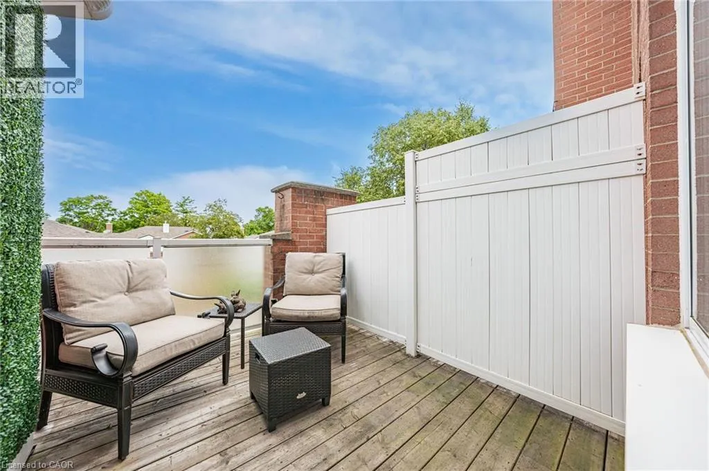 341 GEORGE Street N Unit# 4, #4