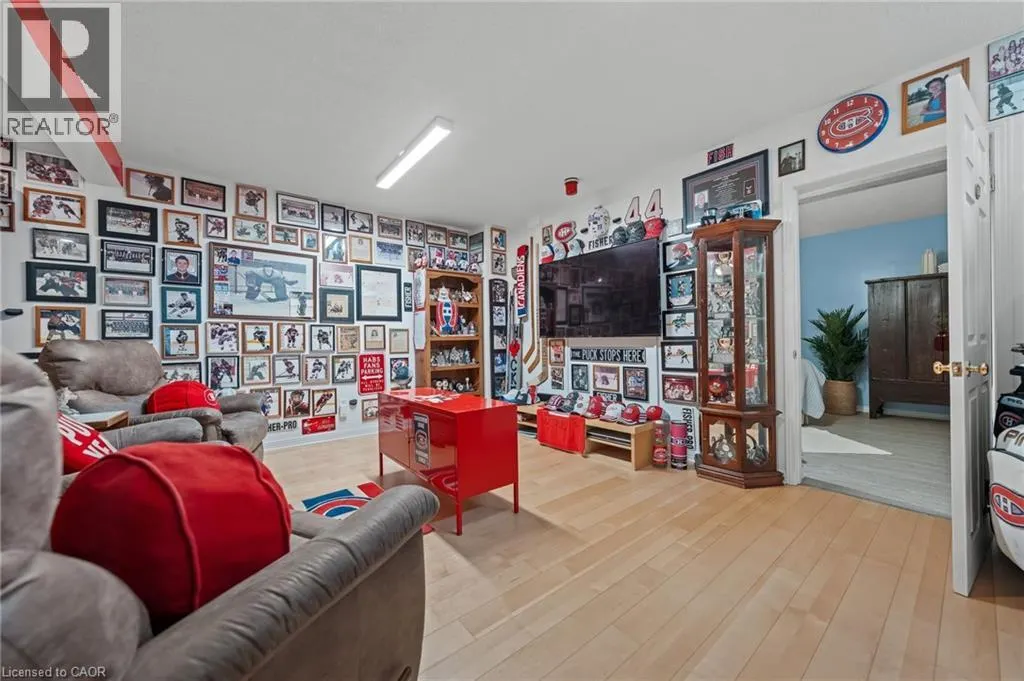 341 GEORGE Street N Unit# 4, #4