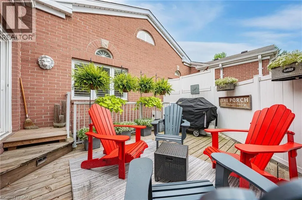 341 GEORGE Street N Unit# 4, #4