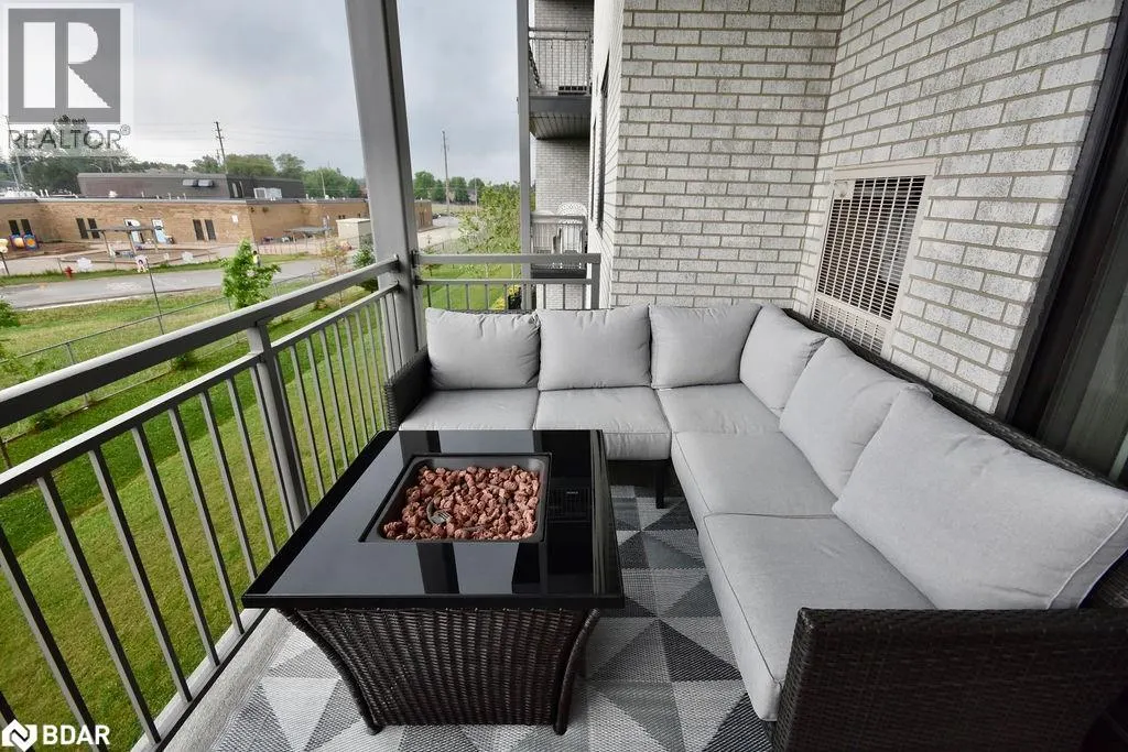 299 CUNDLES Road E Unit# 208, #208
