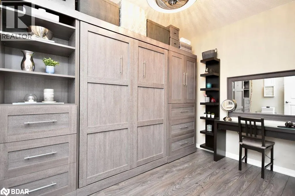 299 CUNDLES Road E Unit# 208, #208
