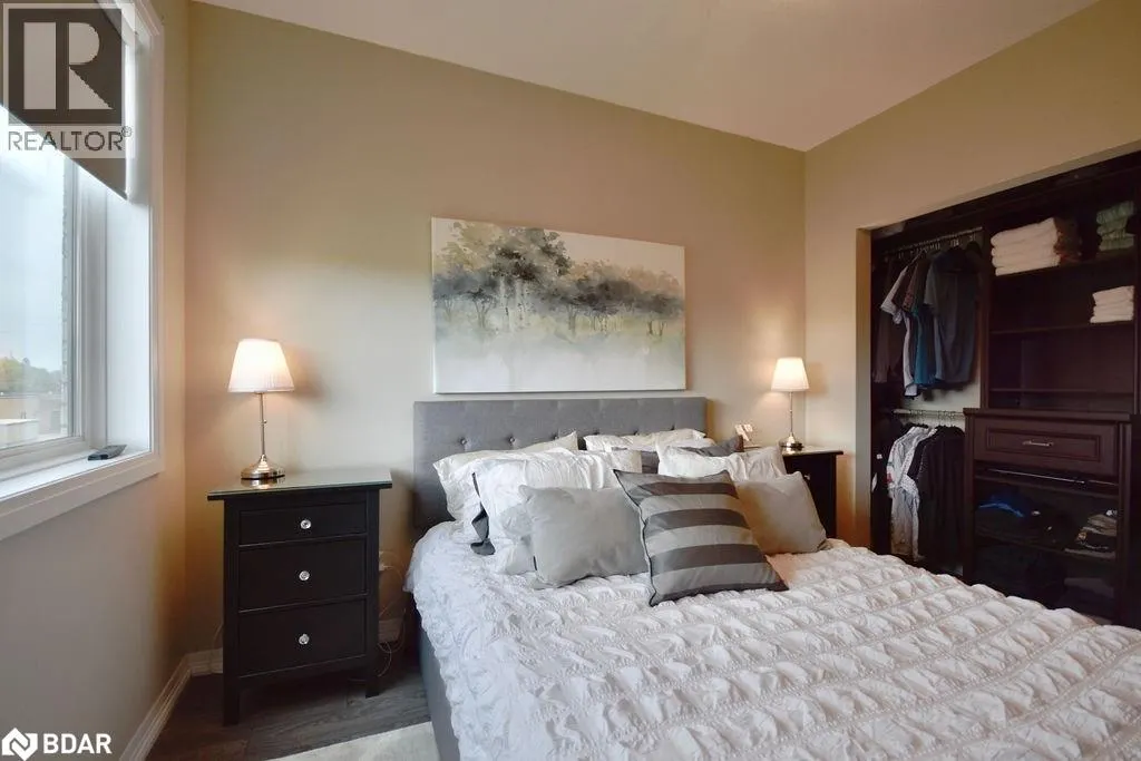 299 CUNDLES Road E Unit# 208, #208