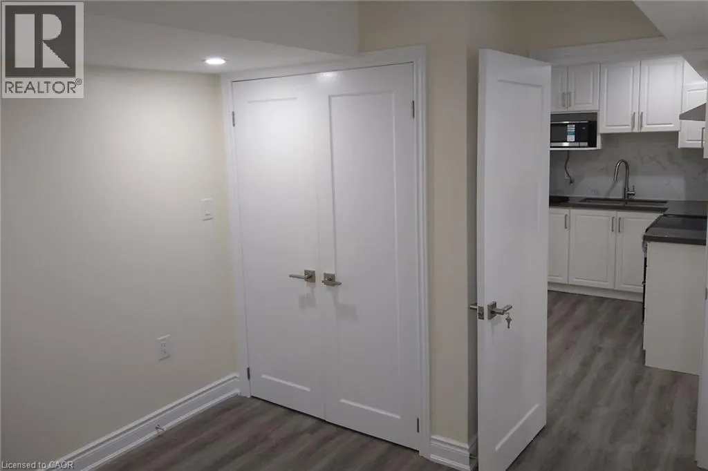 137 RIVERTRAIL Avenue Unit# Lower, #Lower