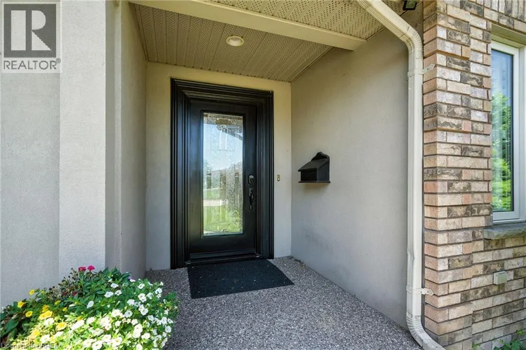 28 MACPHERSON Drive