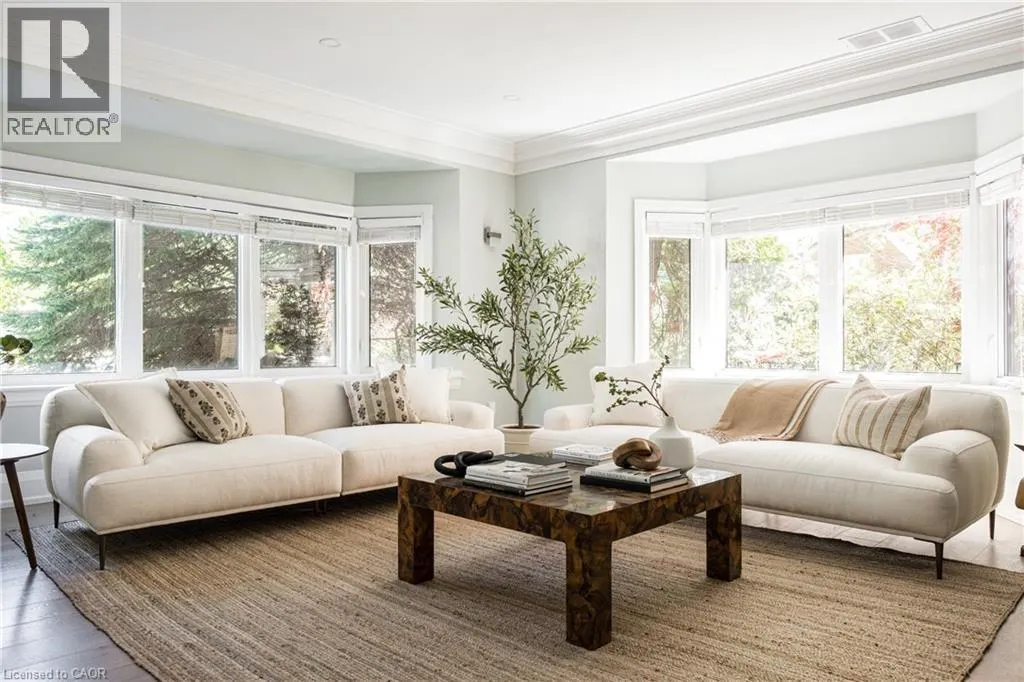3 OAKWOOD Place