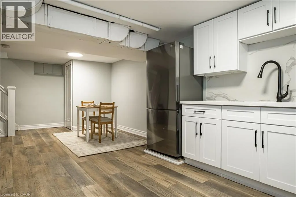3 OAKWOOD Place