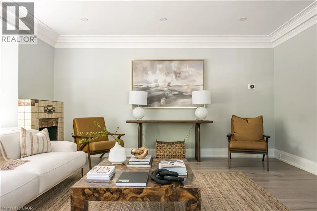 3 OAKWOOD Place