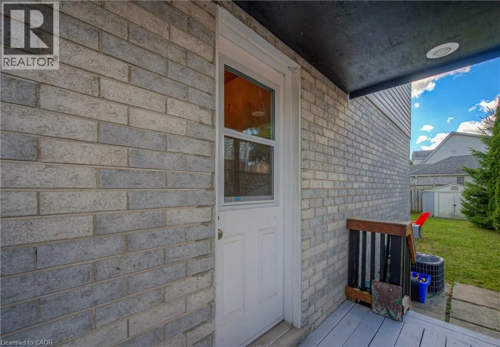 985 ELGIN Street N