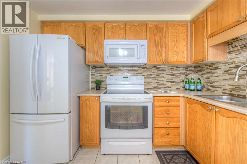 985 ELGIN Street N