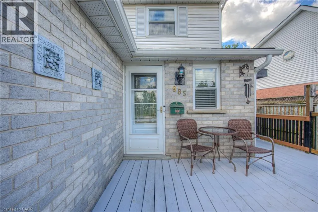 985 ELGIN Street N