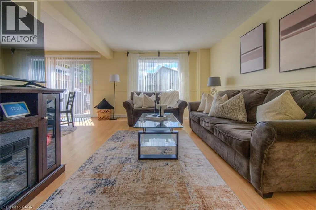 985 ELGIN Street N