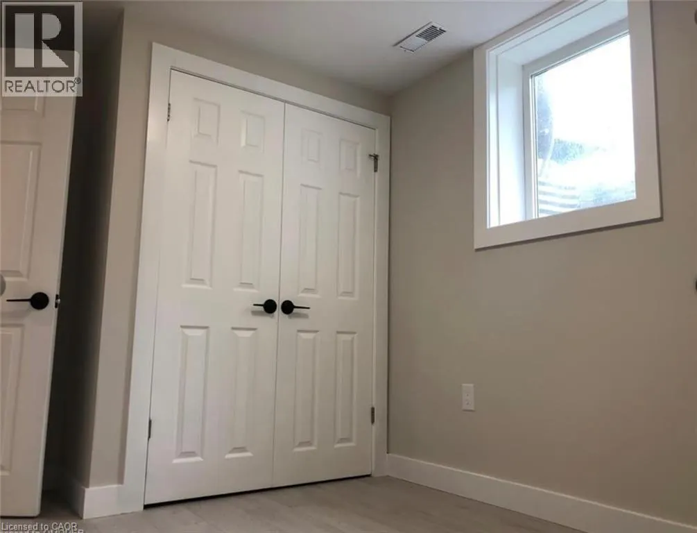 7 CHALMERS Street Unit# lower, #lower