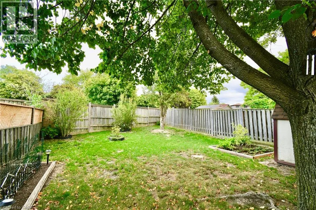 40 LYTON Crescent