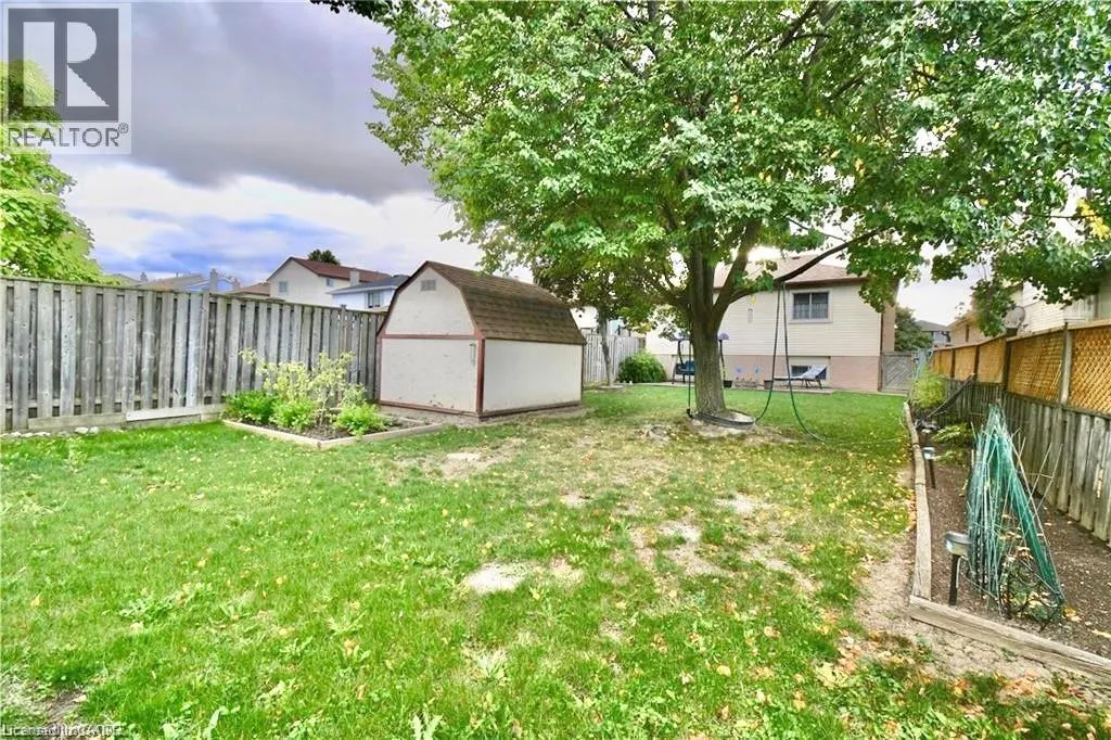 40 LYTON Crescent