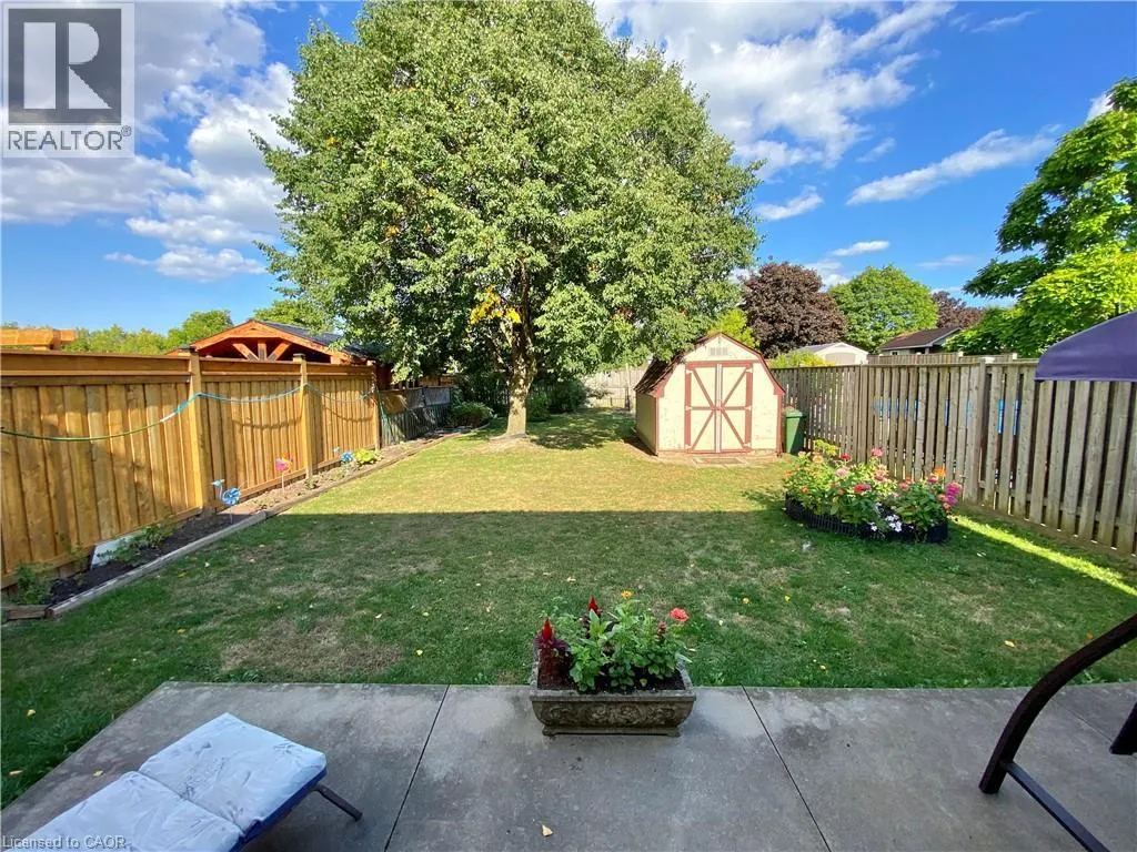 40 LYTON Crescent