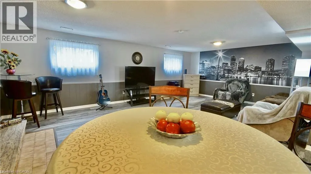 40 LYTON Crescent