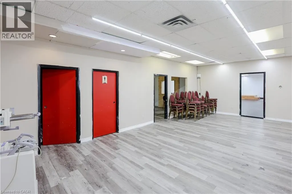 318 QUEENSTON Road