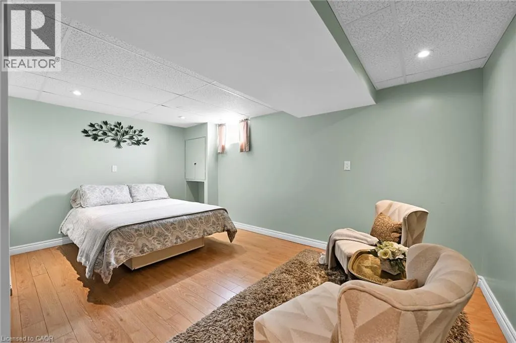 390 MOUNTAIN Road