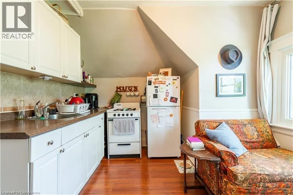 225 QUEEN Street S Unit# 3, #3