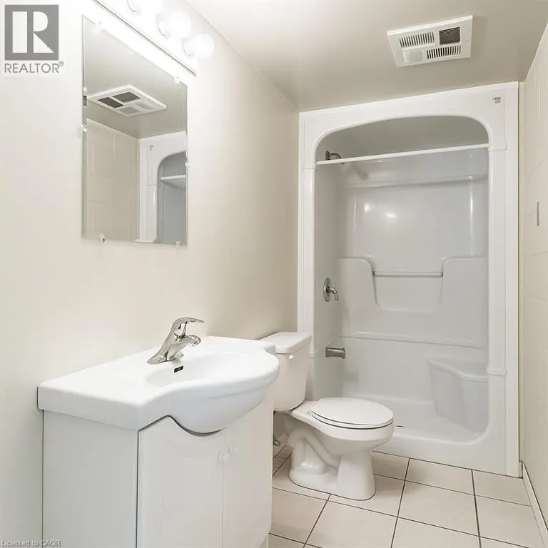 261 LESTER Street Unit# 301, #301