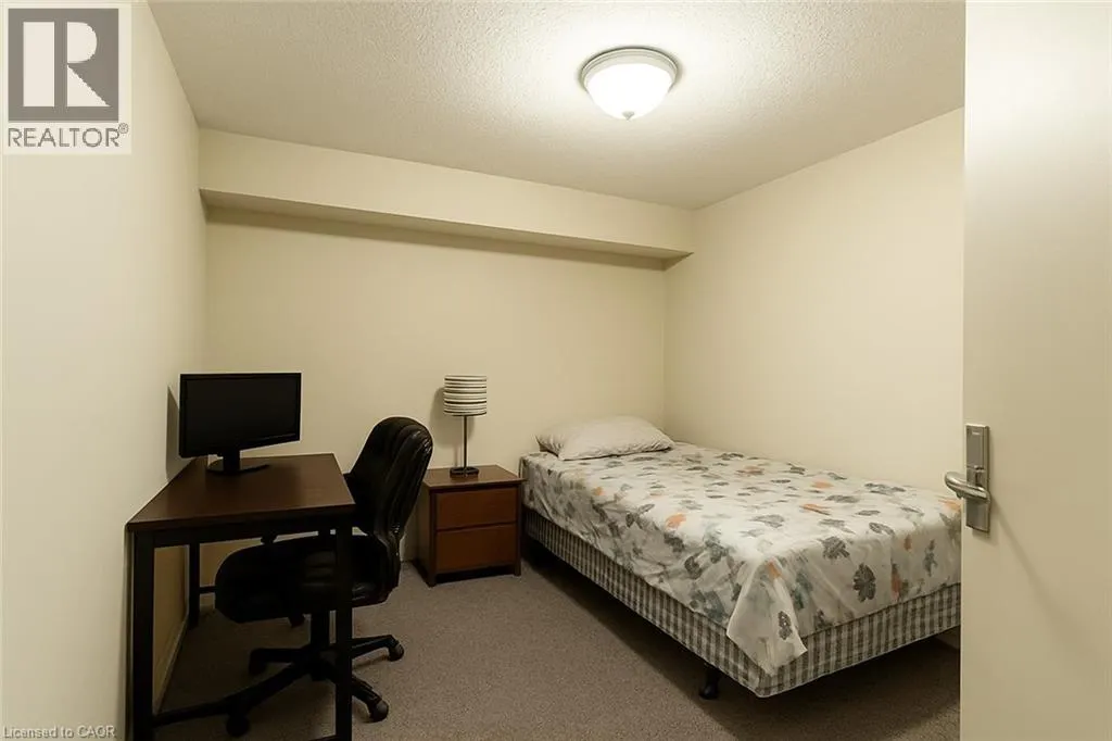 261 LESTER Street Unit# 301, #301