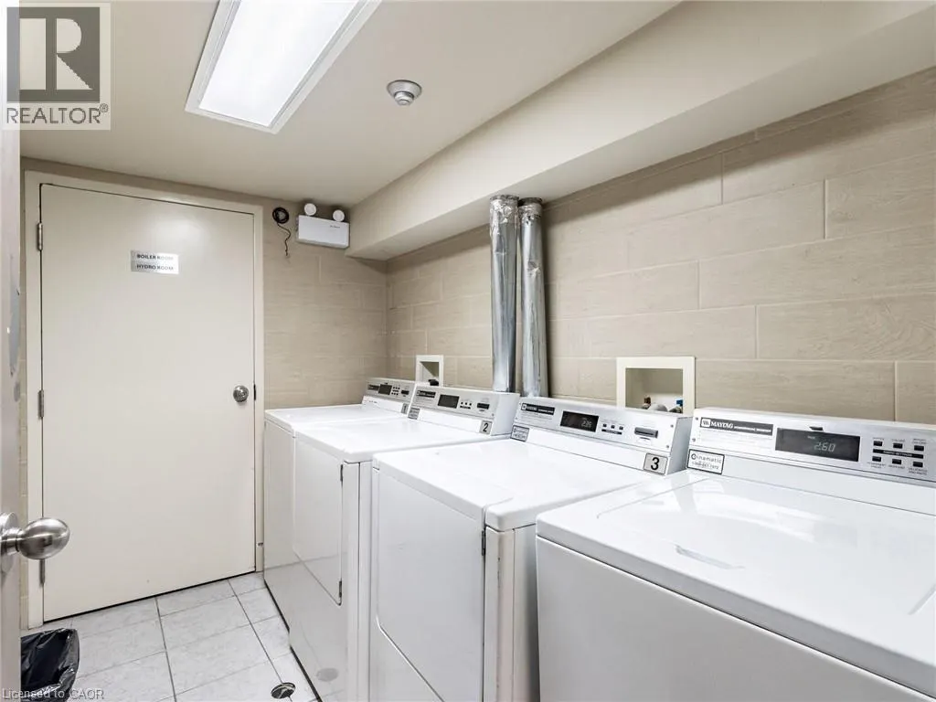 261 LESTER Street Unit# 301, #301