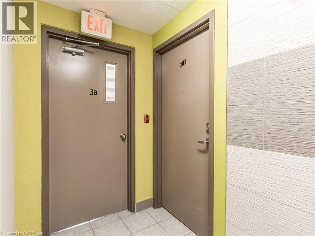 261 LESTER Street Unit# 301, #301