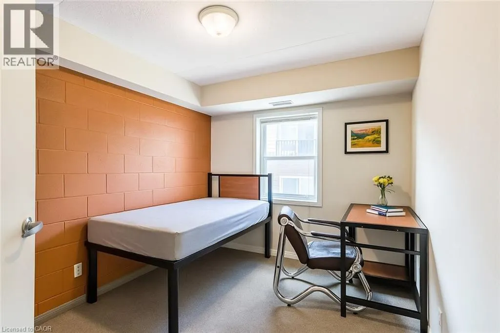 261 LESTER Street Unit# 301, #301