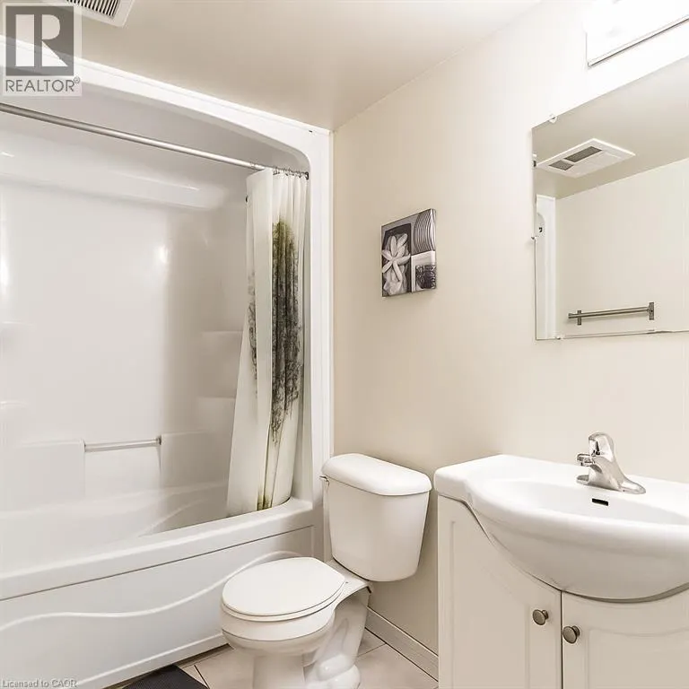 261 LESTER Street Unit# 301, #301