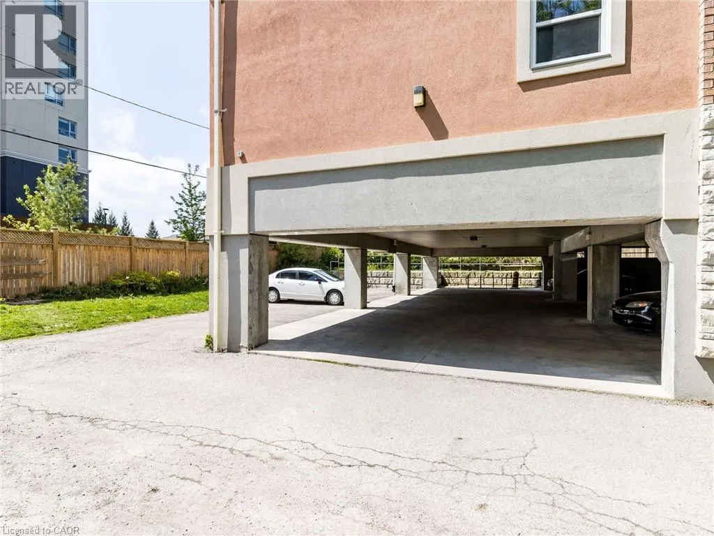 261 LESTER Street Unit# 301, #301