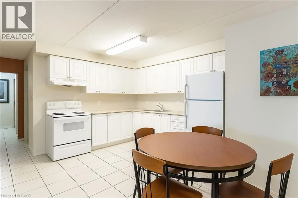 261 LESTER Street Unit# 301, #301