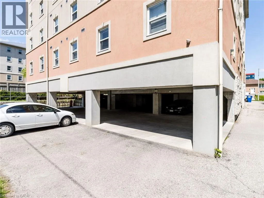 261 LESTER Street Unit# 301, #301