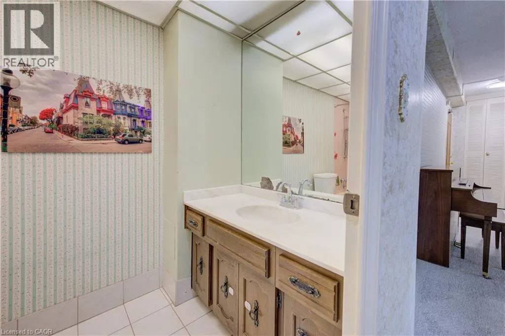 45 WESTMOUNT Road N Unit# 407, #407