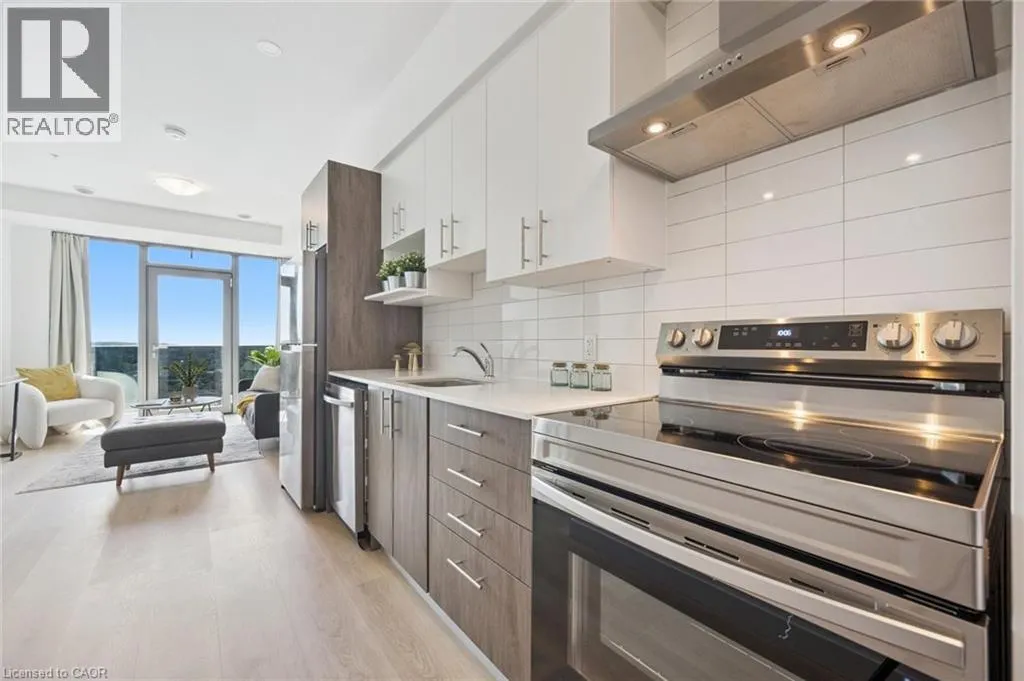1442 HIGHLAND Road W Unit# 906, #906