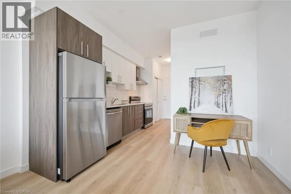 1442 HIGHLAND Road W Unit# 906, #906