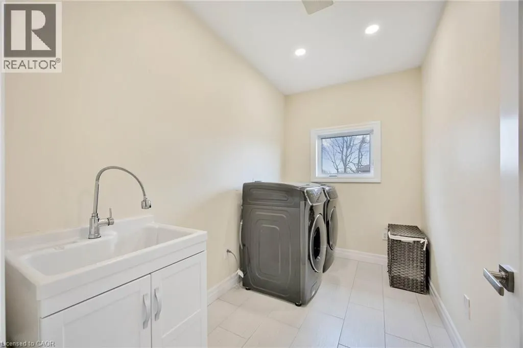 6 DOROTHYS Drive