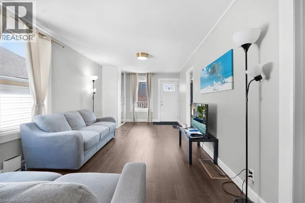 86 EAST 19TH Street