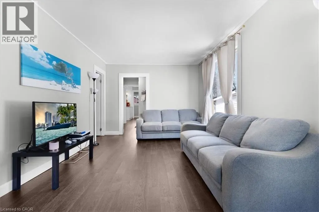 86 EAST 19TH Street