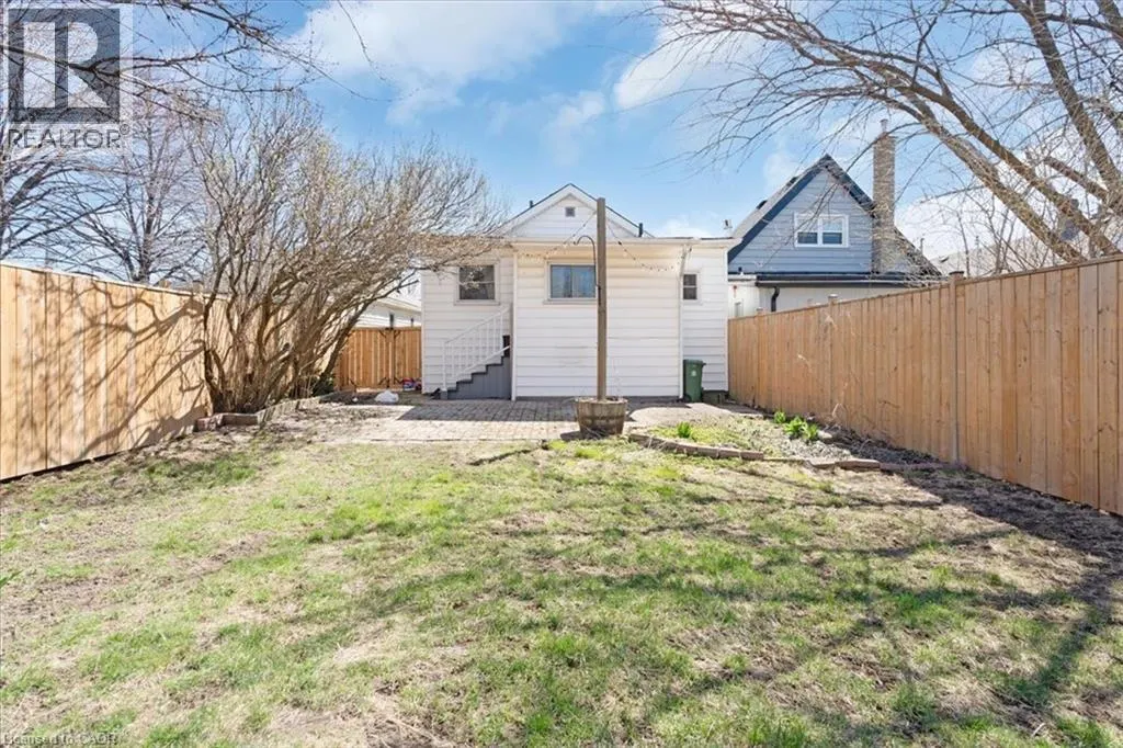 86 EAST 19TH Street