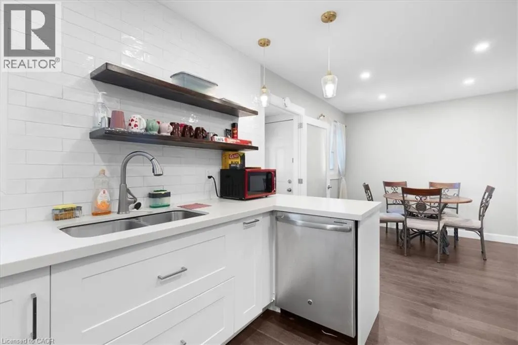 86 EAST 19TH Street